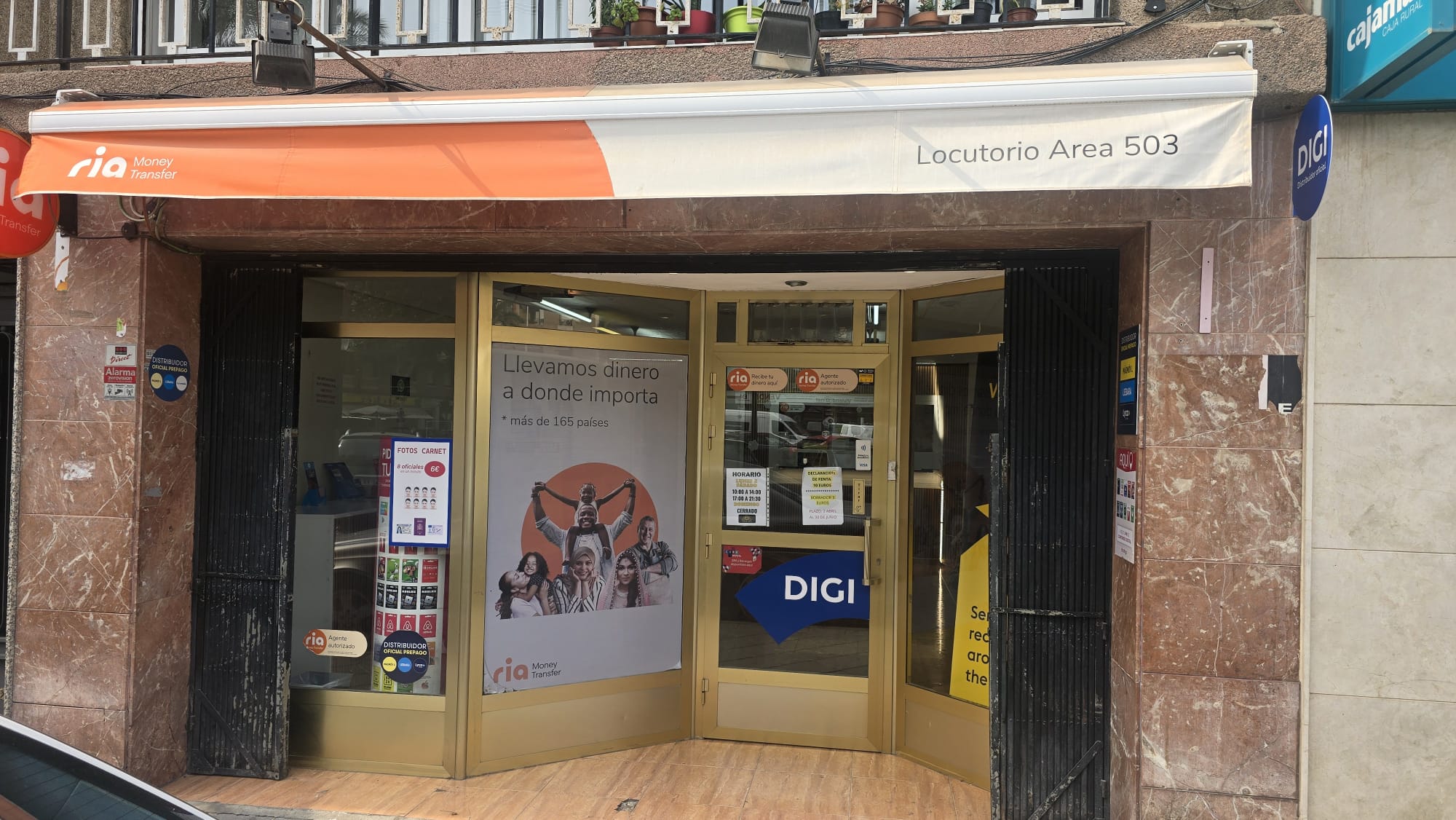 Fachada del locutorio Área 503